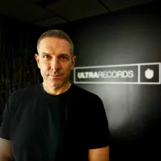 Ascolta David Waxman, guarda video musicali, leggi la biografia, vedi le date del tour & altro!