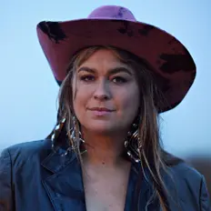 Listen to Linnea Henriksson, watch music videos, read bio, see tour dates & more!