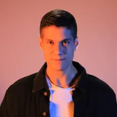 Escucha a Juandy, mira videos musicales, lee su biografía, consulta las fechas de las gira y más.