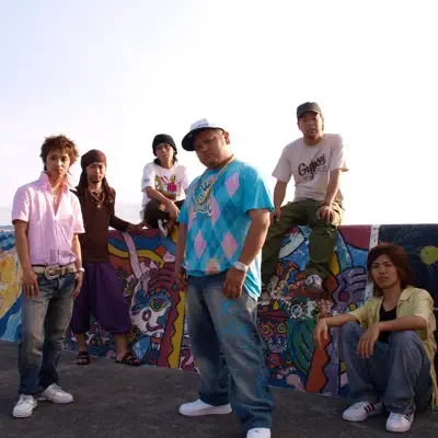 Listen to バーボンズ, watch music videos, read bio, see tour dates & more!