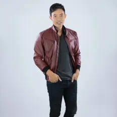 Listen to Noom Somsak, watch music videos, read bio, see tour dates & more!