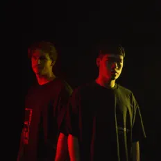 Poslechněte si interpreta HANZO, sledujte hudební videa, přečtěte si životopis, podívejte se na data turné a další informace.