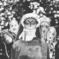 IKIを聴いたり、ミュージックビデオを鑑賞したり、経歴やツアー日程などを確認したりしましょう！