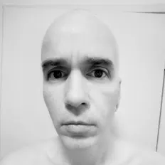 Hör dir Hitmen Collective an, schau dir Musikvideos an, lies die Biografie, finde Tourdaten und mehr!