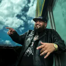 Jacob G. dinle, müzik videolarını izle, biyografisini oku, tur tarihlerini ve daha fazlasını gör!