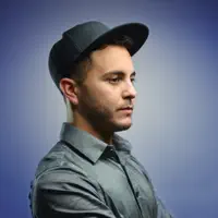 Hör dir undefined an, schau dir Musikvideos an, lies die Biografie, finde Tourdaten und mehr!