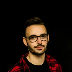 聆聽 Dimi L.、觀看音樂影片、閱讀小傳、查看巡演日期等！