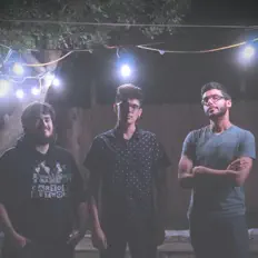 Ouve Melancholia, vê vídeos de música, lê a biografia, vê as datas da digressão e muito mais!