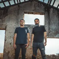 收听 האדם האחרון、观看音乐视频、阅读小传、查看巡演日期等 ！