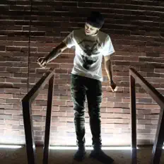 收听 Lil' Jyow、观看音乐视频、阅读小传、查看巡演日期等 ！