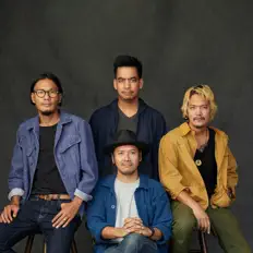 ภูมิจิต을(를) 듣고, 뮤직 비디오를 보고, 약력을 읽고, 투어 일정 등을 확인하세요!