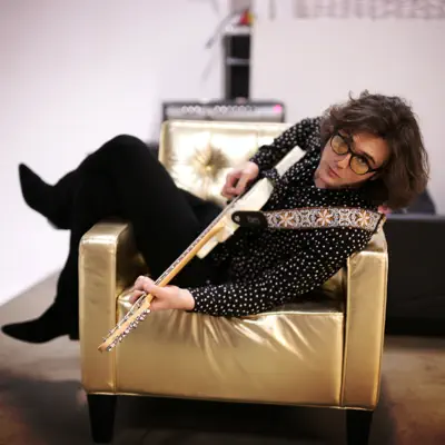Listen to King Leg, watch music videos, read bio, see tour dates & more!