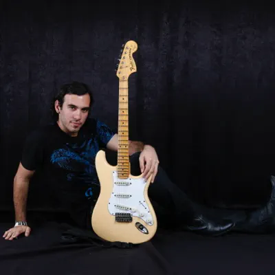 Listen to Deniz Yildiz, watch music videos, read bio, see tour dates & more!