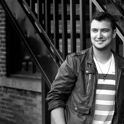 Listen to Maxime McGraw, watch music videos, read bio, see tour dates & more!