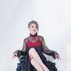 收听 林吟蔚、观看音乐视频、阅读小传、查看巡演日期等 ！