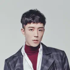 聆聽 廖允杰、觀看音樂影片、閱讀小傳、查看巡演日期等！
