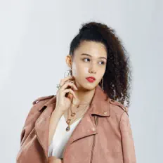 Dengarkan Natasha Sass, tonton video musik, baca bio, lihat tanggal tur & lainnya!