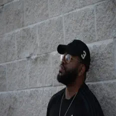 Escucha a Zeus Chamberlain, mira vídeos musicales, lee la biografía, consulta fechas de giras y mucho más.