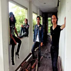 收听 The Jethroes、观看音乐视频、阅读小传、查看巡演日期等 ！