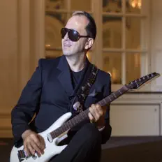 Listen to DaviD SeXtA, watch music videos, read bio, see tour dates & more!