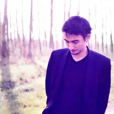 Chuchotements dinle, müzik videolarını izle, biyografisini oku, tur tarihlerini ve daha fazlasını gör!