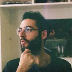 Écoutez Ege Yağız, regardez des vidéoclips, lisez la biographie, consultez les dates de tournée et plus encore !