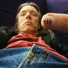 Mark Loomis: песни, клипы, биография, даты выступлений и многое другое.