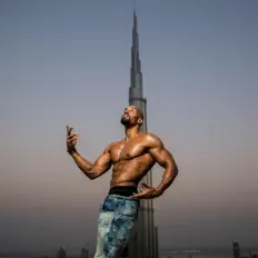 Ben Ouattaraを聴いたり、ミュージックビデオを鑑賞したり、経歴やツアー日程などを確認したりしましょう！