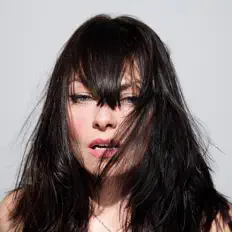 Hör dir Annie Dufresne an, schau dir Musikvideos an, lies die Biografie, finde Tourdaten und mehr!