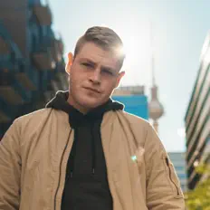 Ακούστε περιεχόμενο από DeeOoh, παρακολουθήστε μουσικά βίντεο, διαβάστε το βιογραφικό, δείτε ημερομηνίες περιοδείας, και πολλά ακόμη!