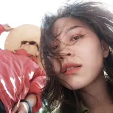 收听 LAZZI、观看音乐视频、阅读小传、查看巡演日期等 ！