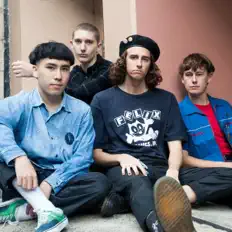 Dengarkan Bleeding Knees Club, tonton video musik, baca bio, lihat tanggal tur & lainnya!