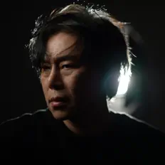 Kim Pub Laeを聴いたり、ミュージックビデオを鑑賞したり、経歴やツアー日程などを確認したりしましょう！