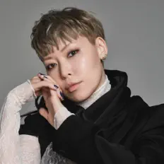 收听 Shiho、观看音乐视频、阅读小传、查看巡演日期等 ！