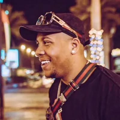Listen to NOIR40, watch music videos, read bio, see tour dates & more!