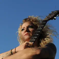 Listen to Ilaria Argiolas, watch music videos, read bio, see tour dates & more!