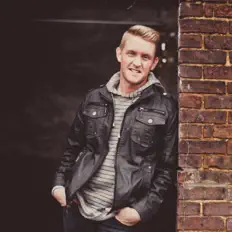 Devin McGlameryを聴いたり、ミュージックビデオを鑑賞したり、経歴やツアー日程などを確認したりしましょう！