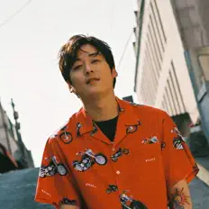 Ascolta moonseophwang, guarda video musicali, leggi la biografia, vedi le date del tour & altro!
