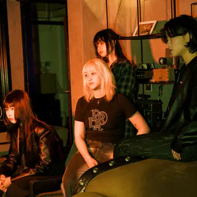 Listen to Socialclub Hyangwu, watch music videos, read bio, see tour dates & more!