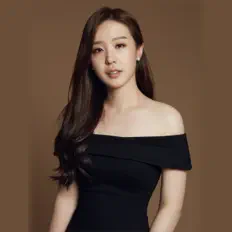 Escucha a V-ARMY, mira vídeos musicales, lee la biografía, consulta fechas de giras y mucho más.