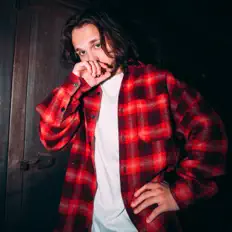 Ouça San-Nom, assista a videoclipes, leia a biografia, veja as datas das turnês e mais!