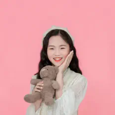 Escucha a 黄沁怡, mira videos musicales, lee su biografía, consulta las fechas de las gira y más.