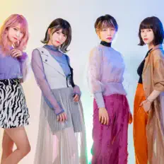 聆聽 fleufleu、觀看音樂影片、閱讀小傳、查看巡演日期等！