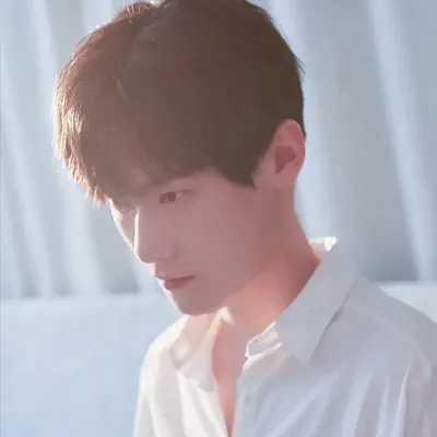 Listen to 卢一帆, watch music videos, read bio, see tour dates & more!