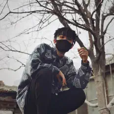 Listen to Sakee云雾, watch music videos, read bio, see tour dates & more!