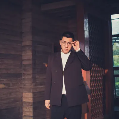 Listen to 王英杰, watch music videos, read bio, see tour dates & more!
