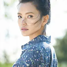 Poslechněte si interpreta Kang Seong-Eun, sledujte hudební videa, přečtěte si životopis, podívejte se na data turné a další informace.