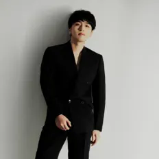 Listen to 冯宇赫, watch music videos, read bio, see tour dates & more!