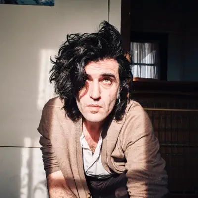 Listen to Xarim Aresté, watch music videos, read bio, see tour dates & more!