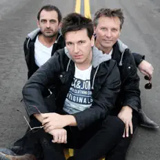 Listen to De Romeo's, watch music videos, read bio, see tour dates & more!